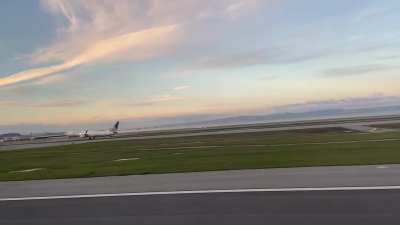 Always wanted to see a parallel landing at SFO. Finally saw one this weekend.