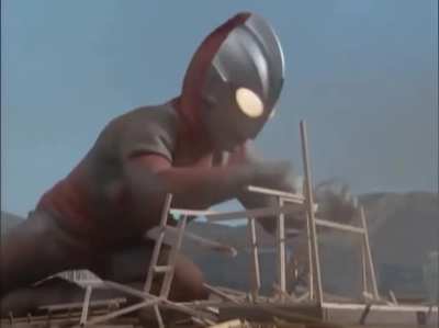 Me trying to rebuild my cousin's Lego set I accidentally destroyed be like: