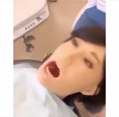 (AUDIO ON🔊) Dentist Robot Malfunctions.