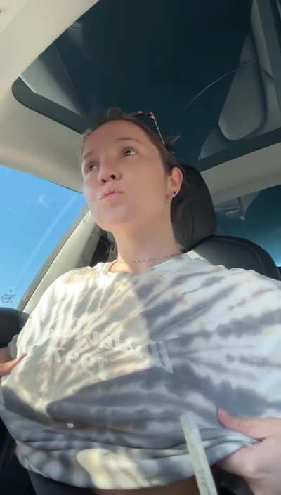 Sunday funday, perfect day to tittyflash drivers on the road and make their day (drop)