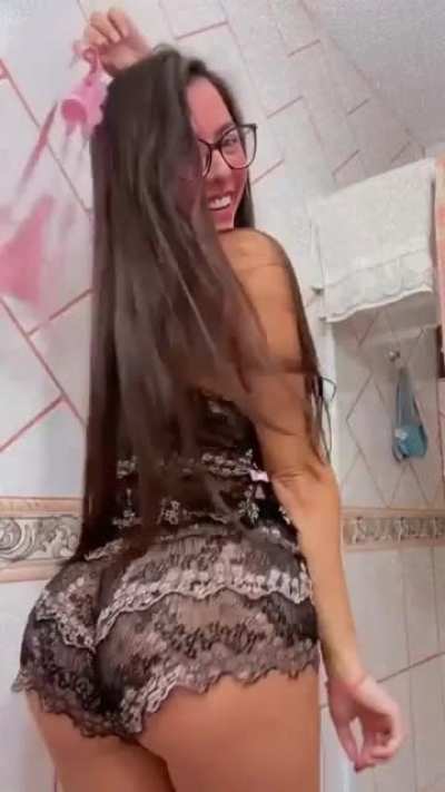Alyne Lary