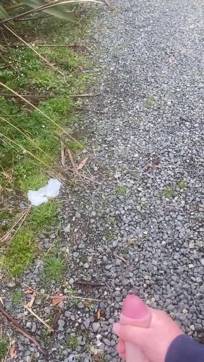 Love blowing my load outdoors 💦 this was on the side of a road 😏