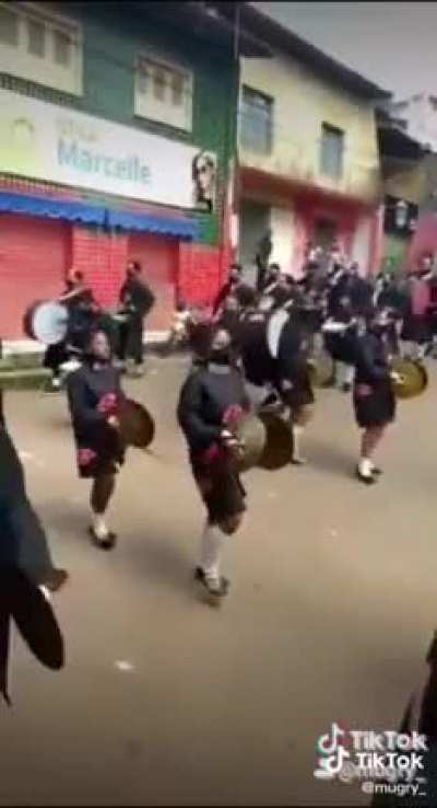 In Brazil, akatsuki marching at the sound of 