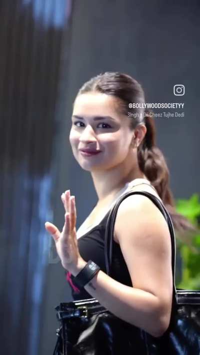 Avneet 🤤🤤🤤