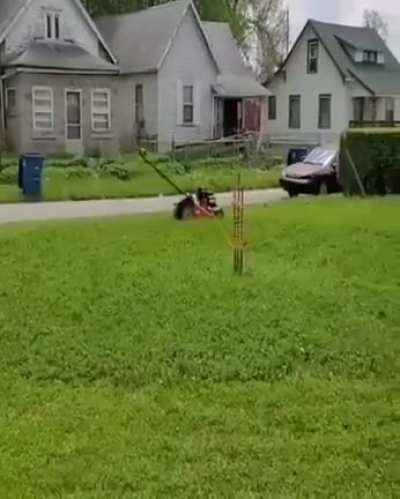 How to cut the grass while drinking beer