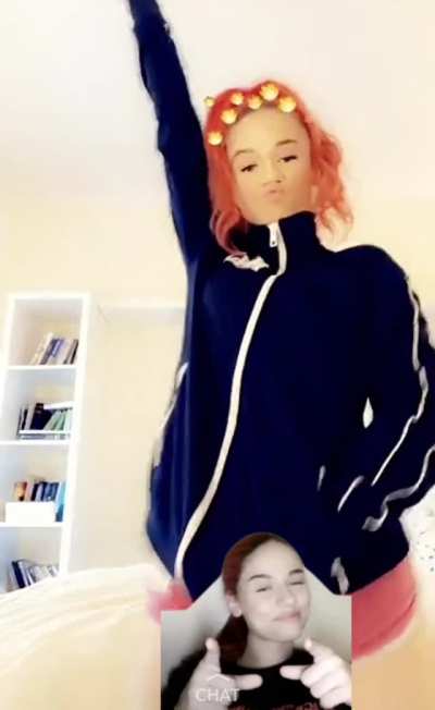 Bevor ihr fragt das sind alles Bilder und Videos von ihren insta fan pages. Hab die seit 1 Jahr von den insta Seiten gespeichert gehabt und hab jetzt ihr Reddit entdeckt also gönnt euch.