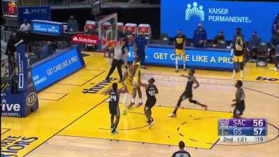 [Highlight] Draymond rejects Metu on one end, while Wiggins gets rejected by the rim at the other