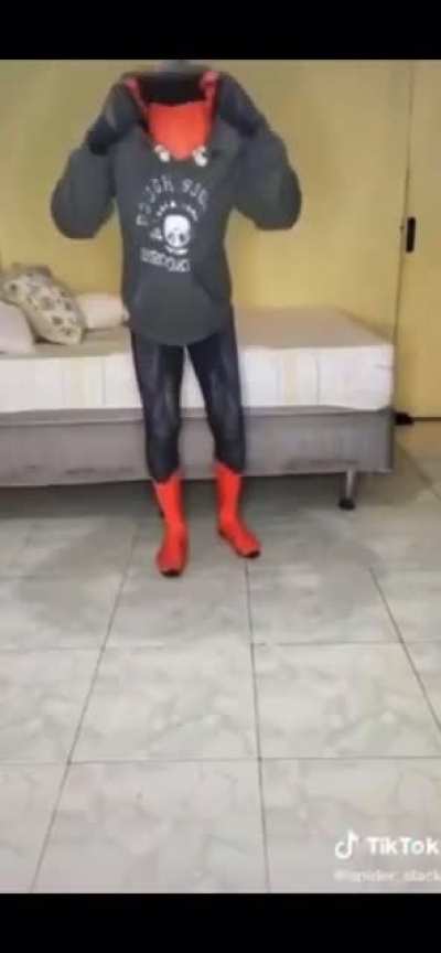 Nice hoodie trick Spiderman