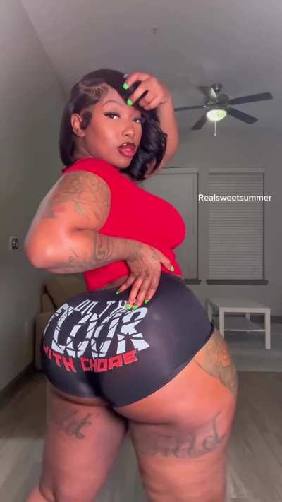 Summer might just have the best butt in Dallas