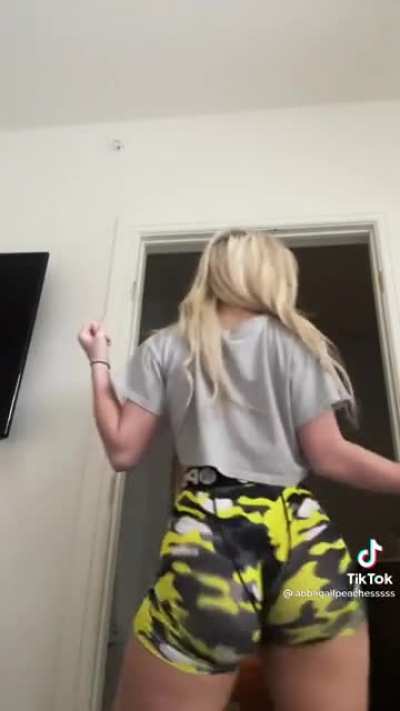 So much damn jiggle