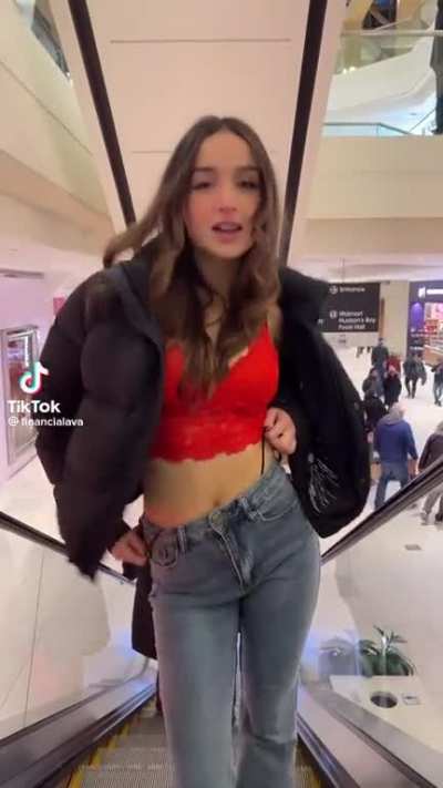 Thot doing her thot dance