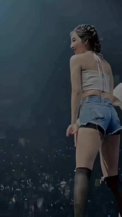 Nayeon's jiggle 