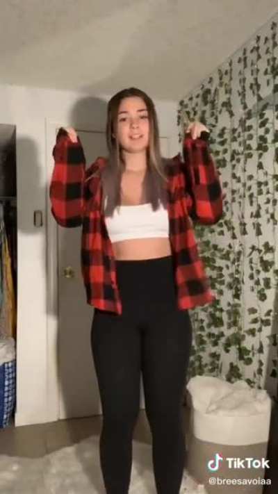 mmmm brees ass looks delicious. Her tiktok is dead now if your interested in what good stuff she had dm me