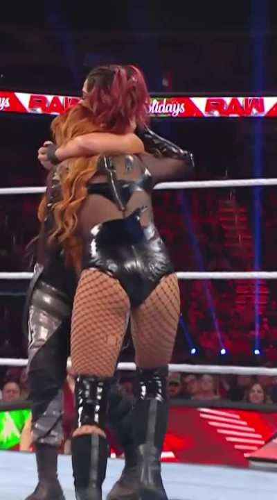 Becky Lynch (MIC)