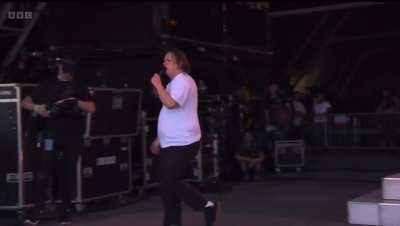 Lewis Capaldi recently announced he has Touretteâs. At Glastonbury yesterday he couldnât properly vocalise his biggest song to date, so the crowd did it for him