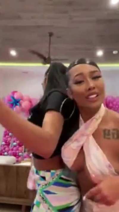 Twerk 🍑 iG Live w/BaddieGi