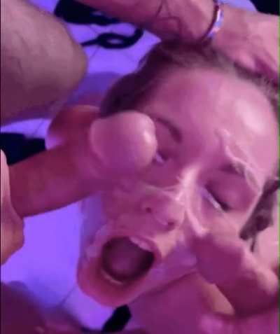 [kik: mrbestbud22] Any buds want to use my girl like this?