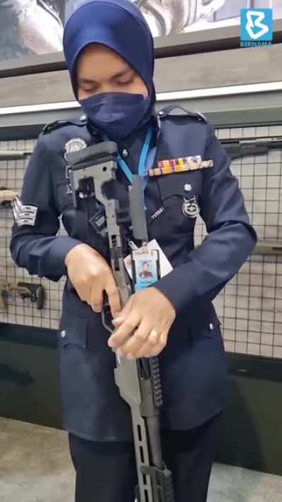 Loading guns at DSA & NATSEC Asia 2022 (military expo) in Malaysia