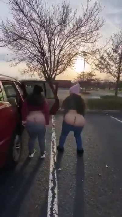 Big Booties Surprise 🤩😍🤤