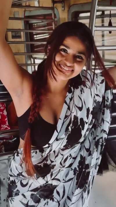 Suhu in Saree