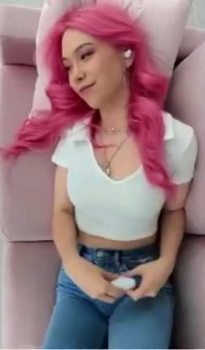 Jodi getting comfy