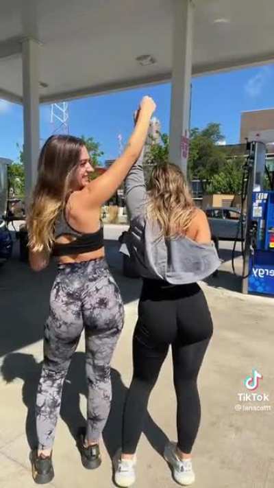 left or right, can’t decide 🤔