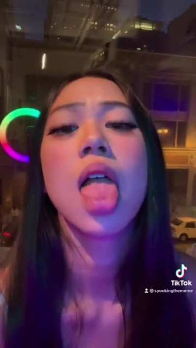 😋