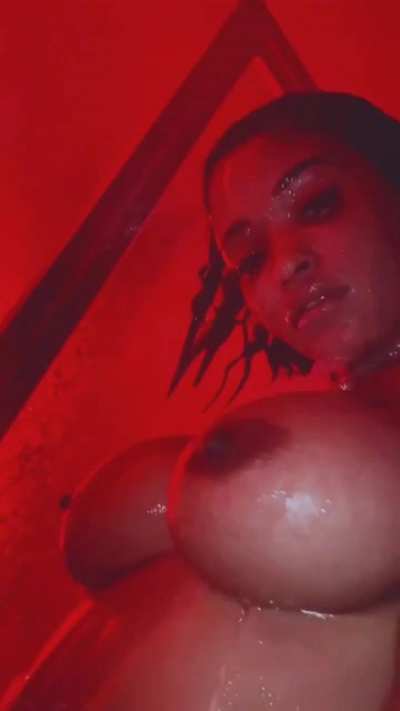 💦