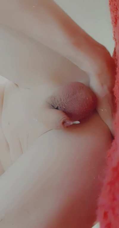 A tiny dribble but a mind blowing orgasm