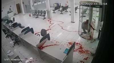 Meanwhile in Brazil, Criminal uses smuggled gun to try to rob a bank [NSFW]