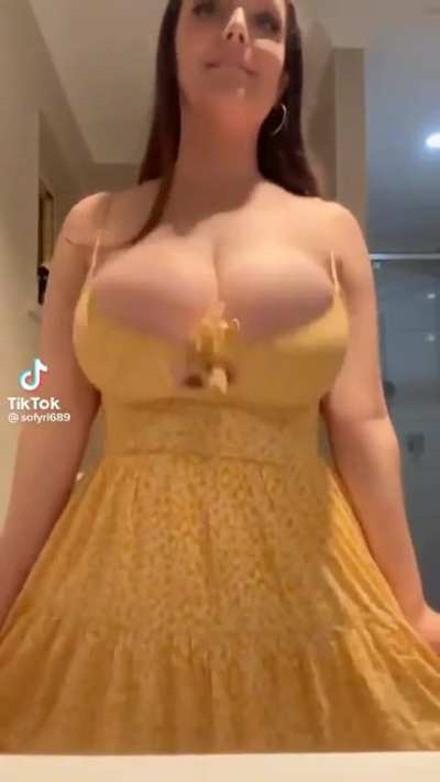 Those tits 🔥