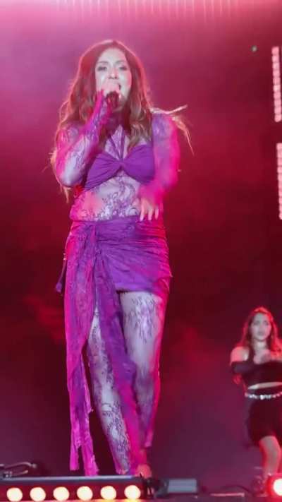 Neeti Mohan Stage performance