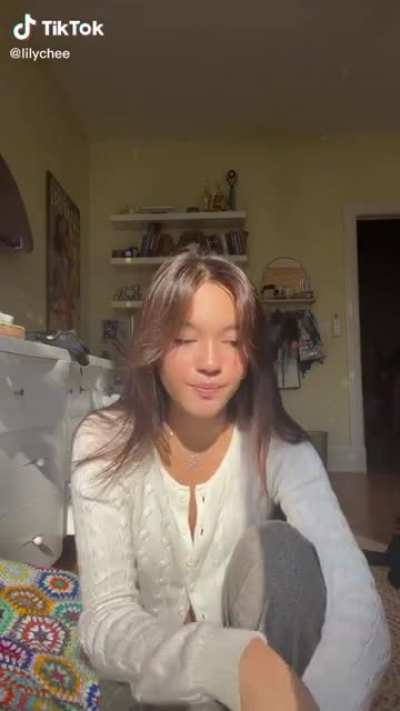Lily Chee , Ew