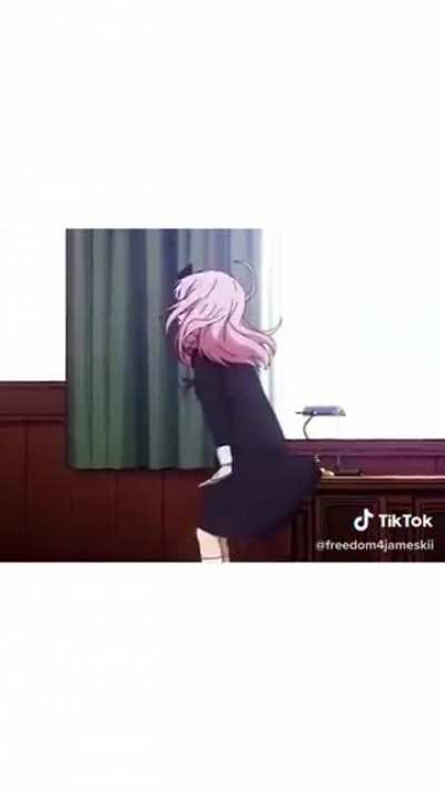 Só uma garota de anime cantando...