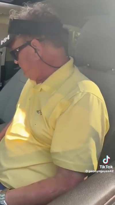 driver yelling at lady after hitting her car