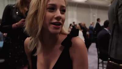 Lili Reinhart