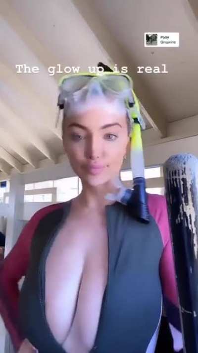 Lindsey Pelas