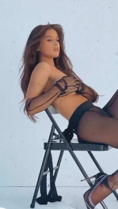 On set 🥵