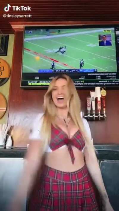 Tiddies bouncin