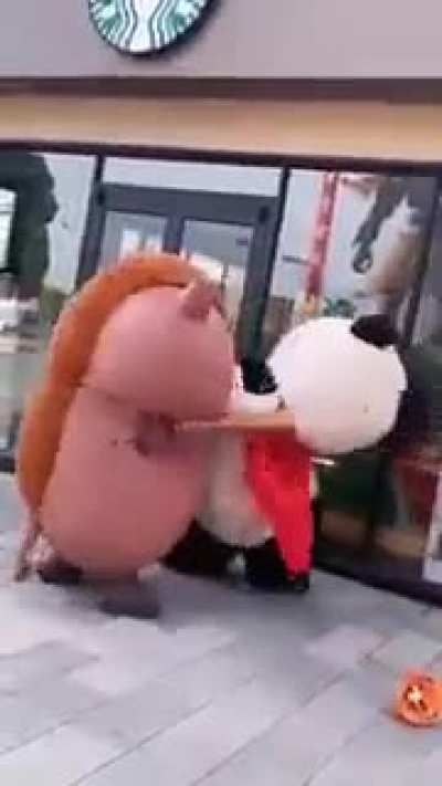 A fight broke out between two costumed employees in a theme park in Jiangsu, China.