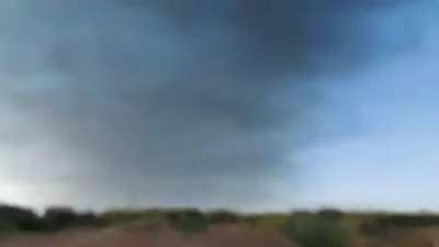🇮🇱🇵🇸 In Ashkelon, the oil pipeline and the fuel storage facility, which were hit yesterday, continue to blaze.
