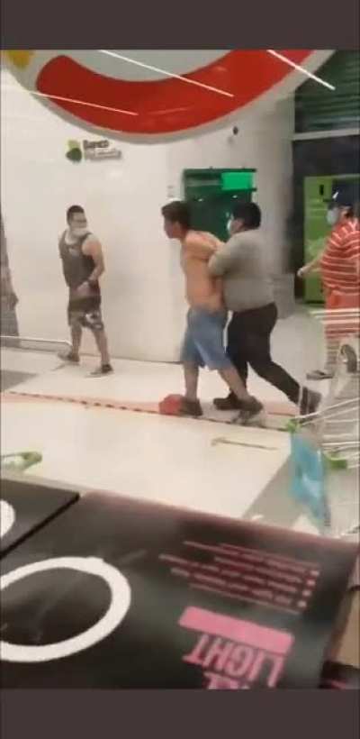 Psycho wants to knife fight