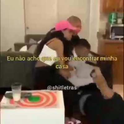 😂