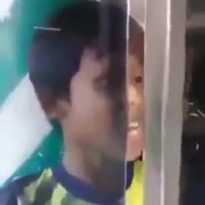 :v