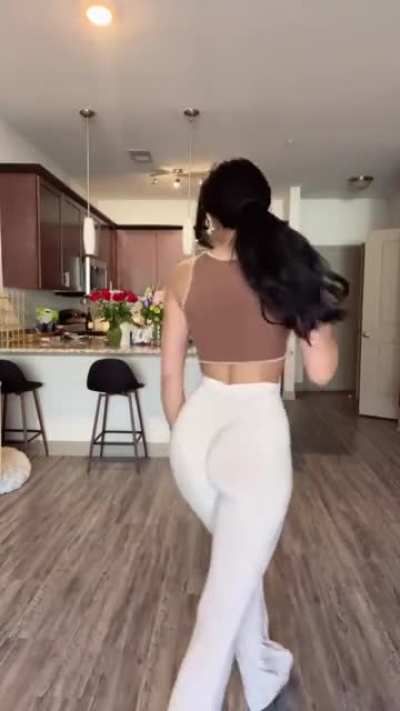 White pants, white toes, white thong 🤤🤤🤤
