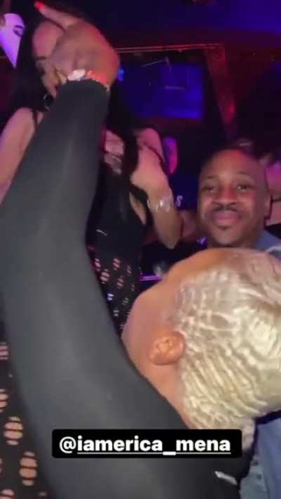💵