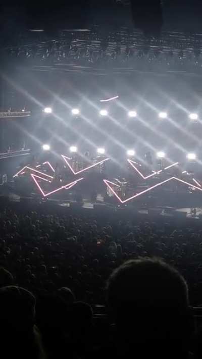 Justin going HARD on Naeem tonight in Dublin