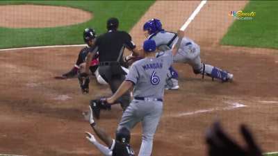 [Highlight] Yasmani Grandal is called out at the plate after review