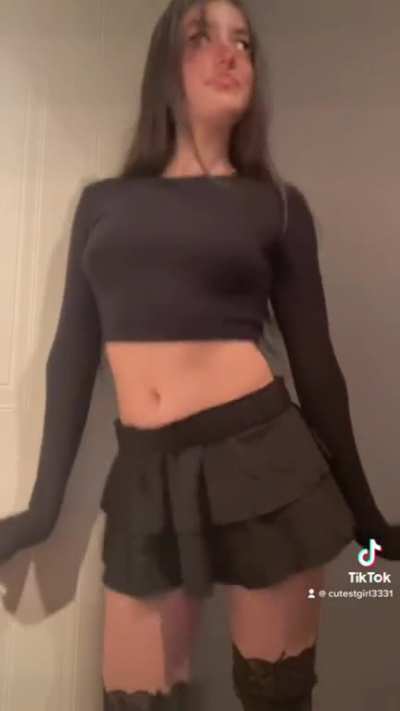 I look so petite in there F18