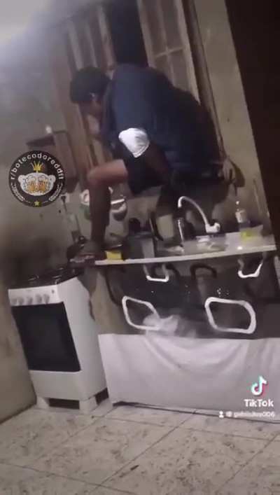 A música só deixa o vídeo melhor